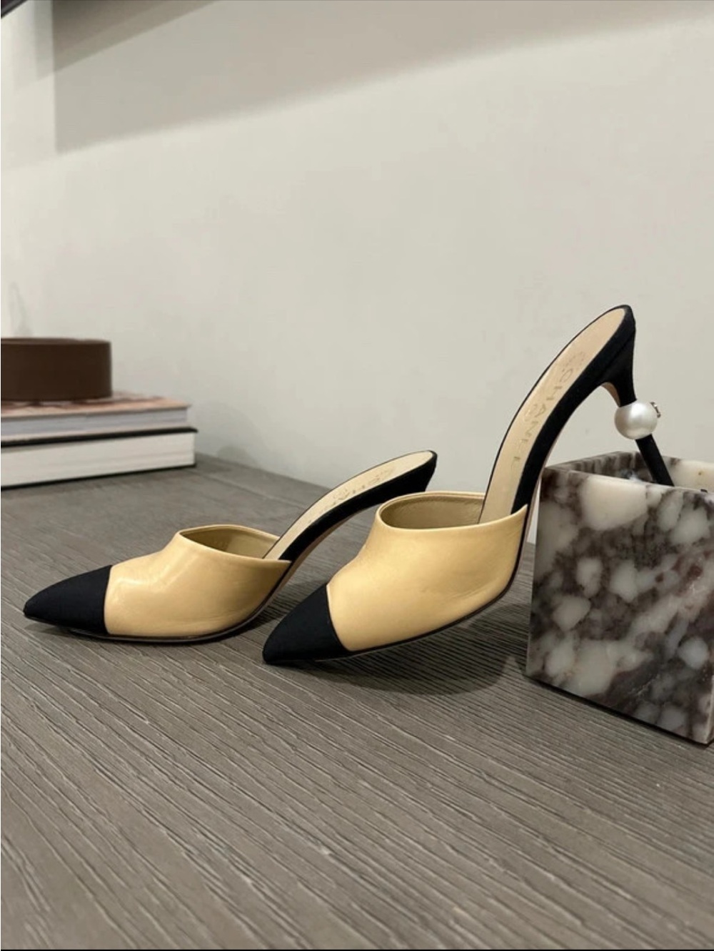 CHANEL Two-Tone Beige and Black Pointed-Toe Mules with Pearl Heel Detail 37.5 - Picture 2 of 8